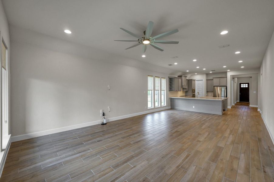 Spacious, unfurnished interior of a new home in The Woodlands Hills, Willis (Image 23).