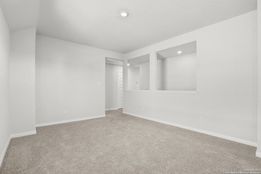 Spacious, unfurnished interior of a new home in Applewhite Meadows, San Antonio (Image 19).