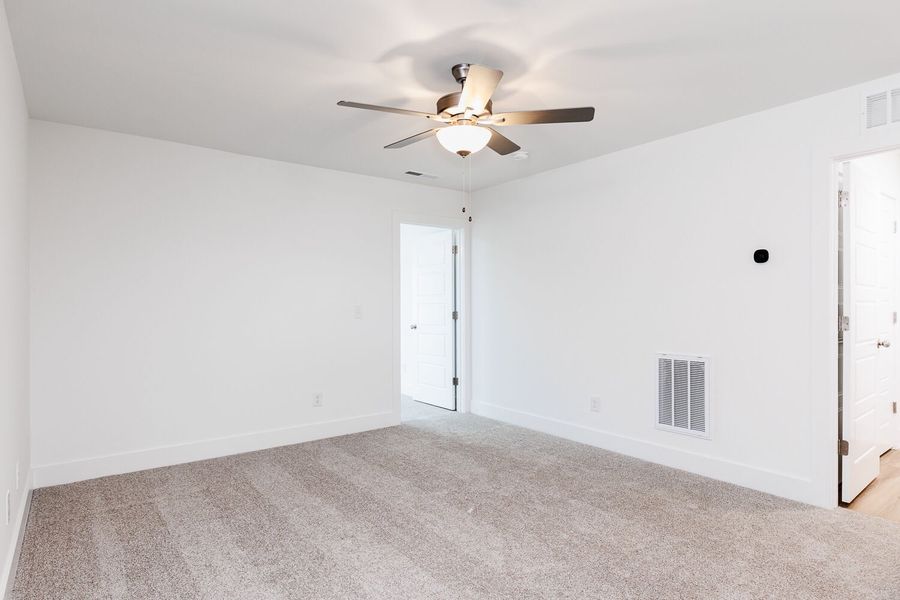 Spacious, unfurnished interior of a new home in Vaughan Farms, Angier (Image 14).