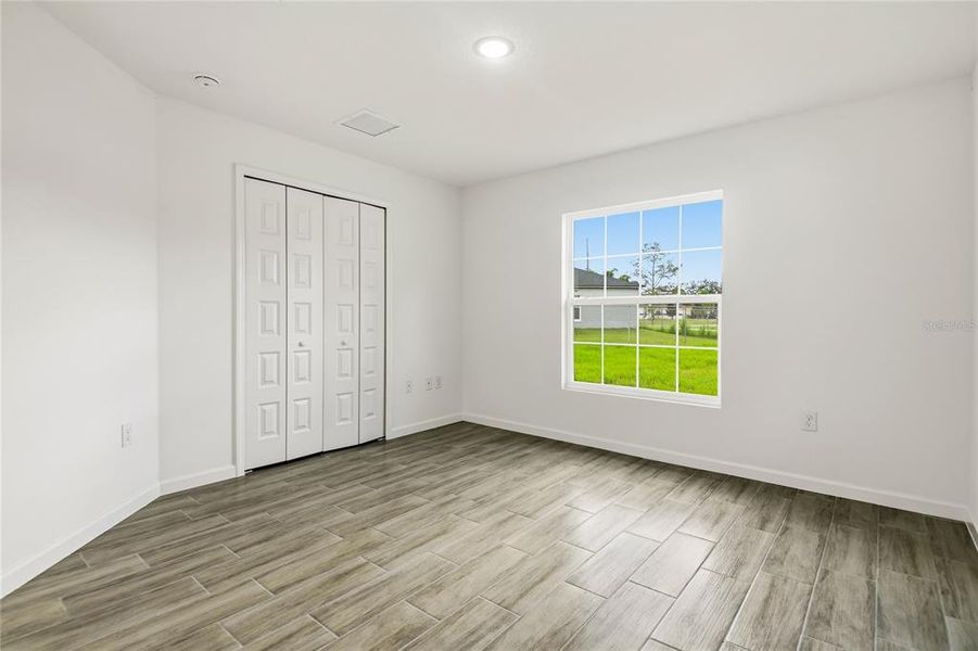 Spacious, unfurnished interior of a new home in , Kissimmee (Image 15).