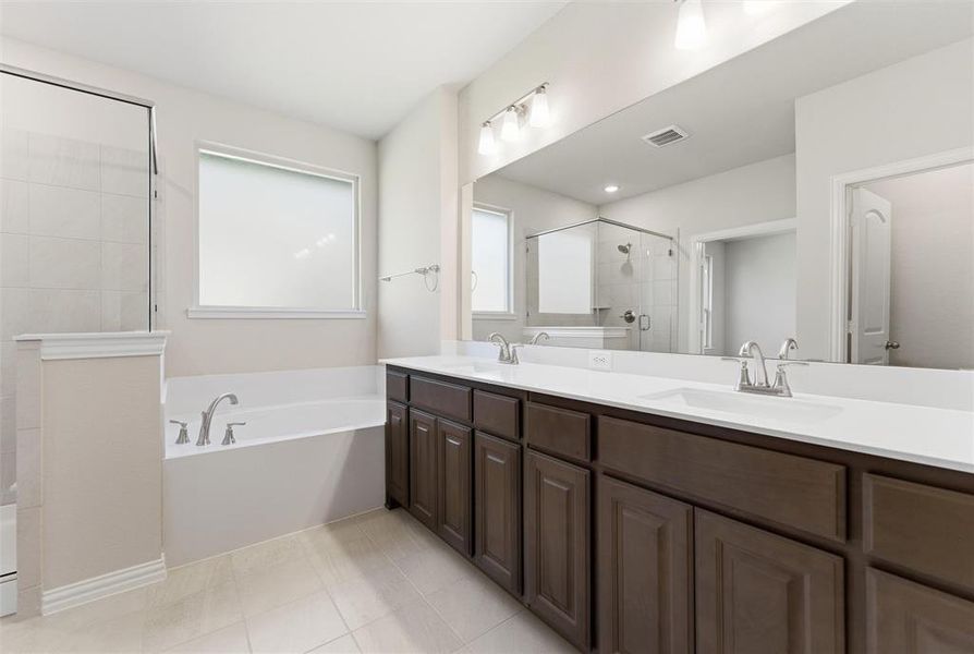 Furnished interior view inside a new home in Waterford Park, Weatherford (Image 10). Furnished interior view inside a new home in Waterford Park, Weatherford (Image 10).