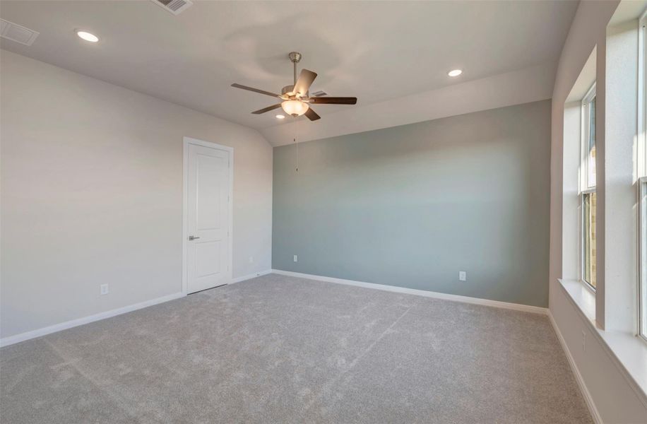 Spacious, unfurnished interior of a new home in The Grand Prairie 50’, Hockley (Image 28).