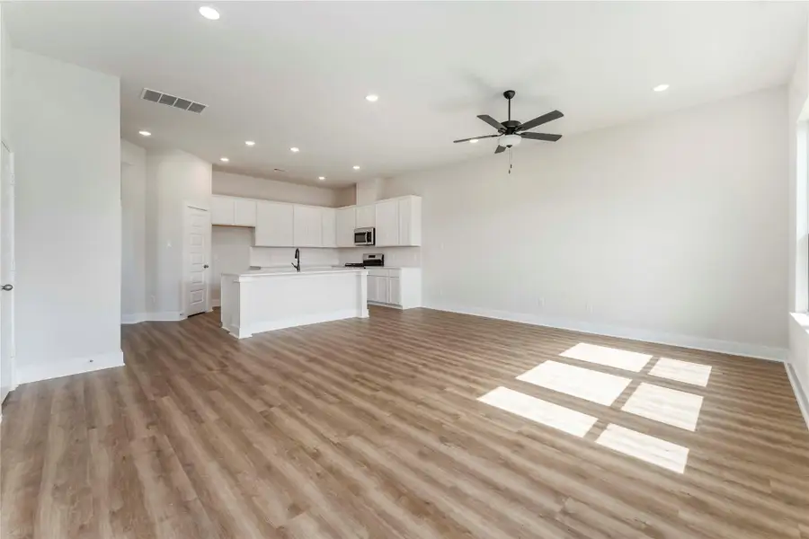 Image 6 of a home in Cay Landing. Image 6 of a home in Cay Landing.
