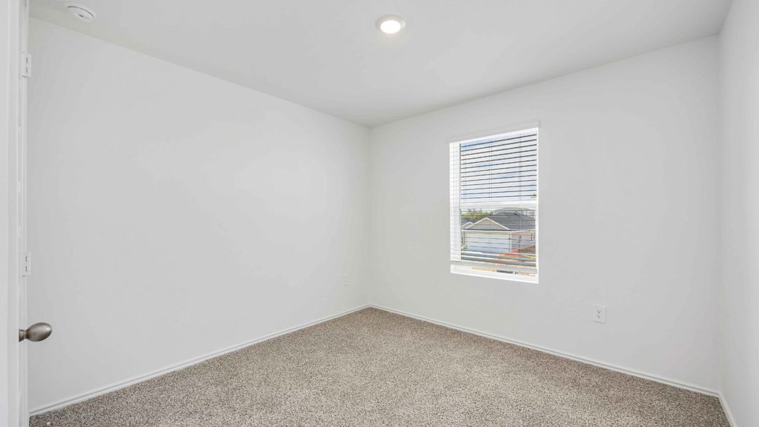 Spacious, unfurnished interior of a new home in Legacy Village, Houston (Image 9).