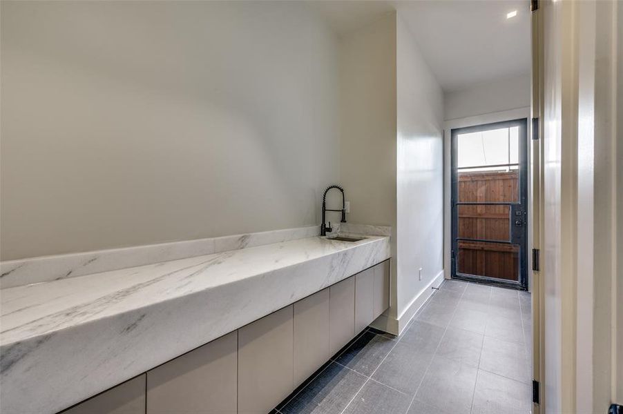 Furnished interior view inside a new home in , Dallas (Image 17).