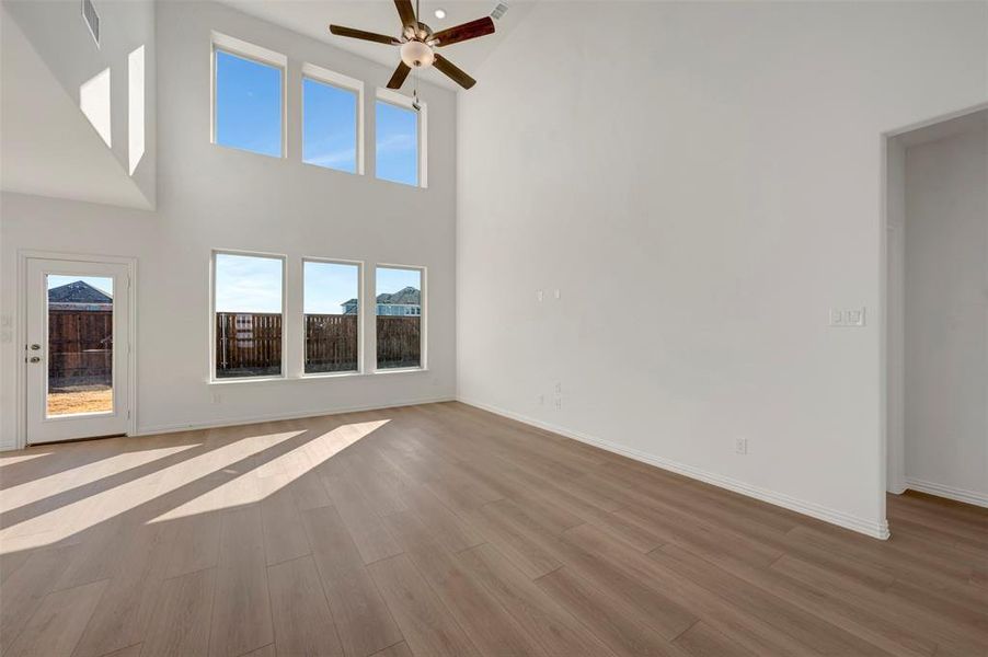 Spacious, unfurnished interior of a new home in Lily Creek at Sutton Fields, Aubrey (Image 29). Spacious, unfurnished interior of a new home in Lily Creek at Sutton Fields, Aubrey (Image 29).