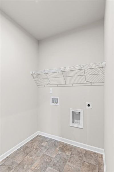 Spacious, unfurnished interior of a new home in Maple Village, Adairsville (Image 27).