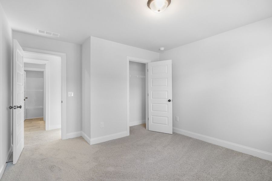 Spacious, unfurnished interior of a new home in Ridge Pointe, Athens (Image 24).