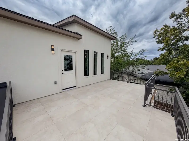 Exterior details and patio area of a home in , San Antonio (Image 4).