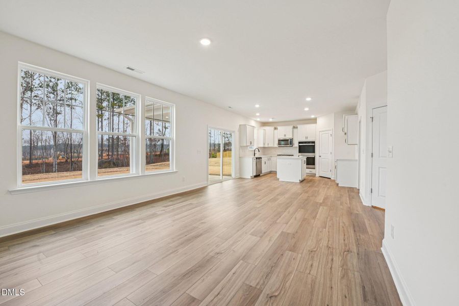 13-web-or-mls-Winding Crk Dr-S0502-013