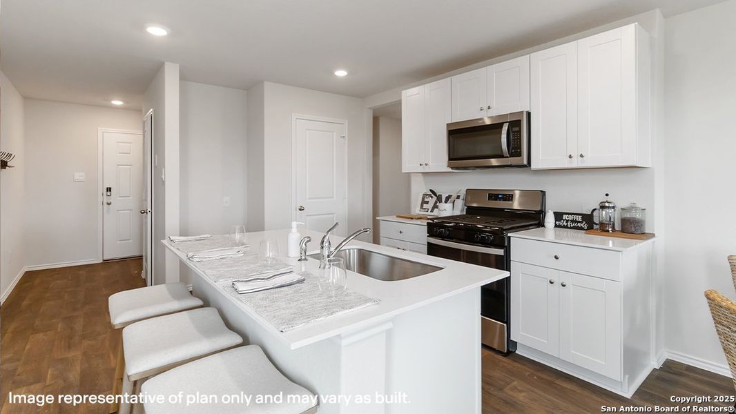 Furnished interior view inside a new home in Avenida, Converse (Image 6).