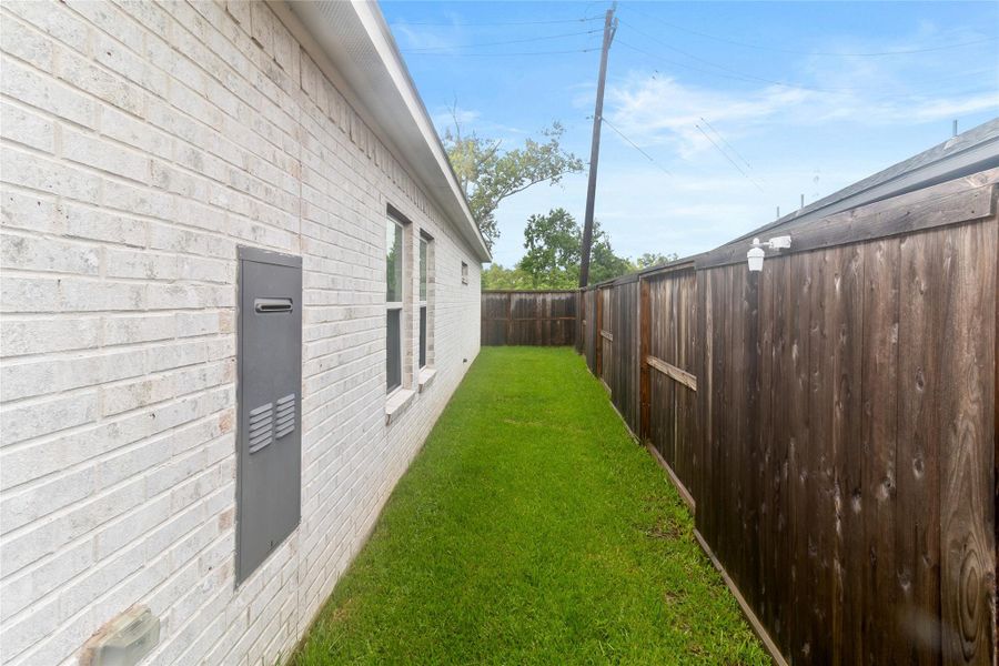 easy living/ easy lawn care