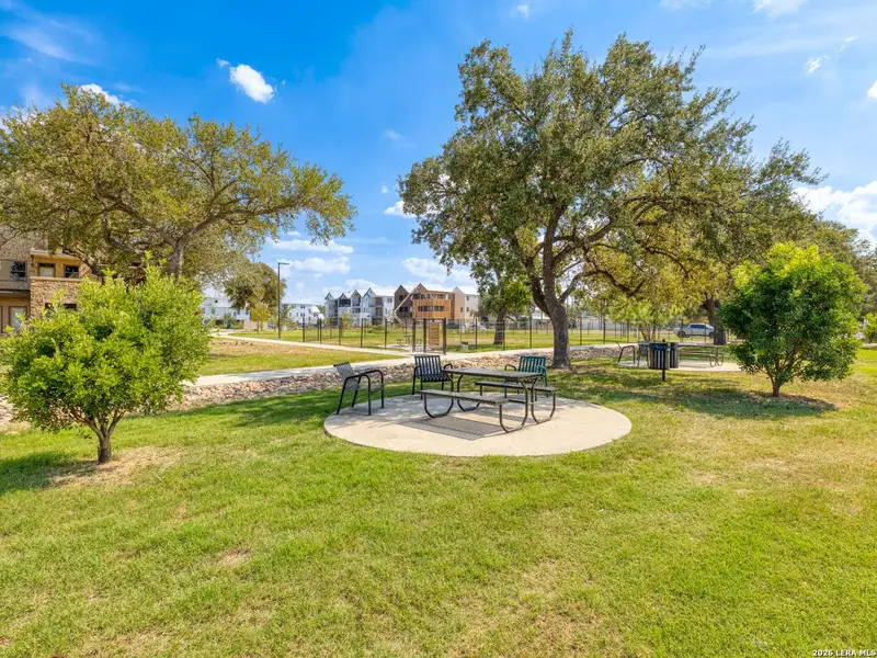 Community amenities in , San Antonio (Image 32).