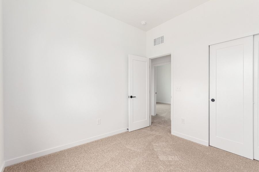 Spacious, unfurnished interior of a new home in Painted Prairie, Aurora (Image 24).