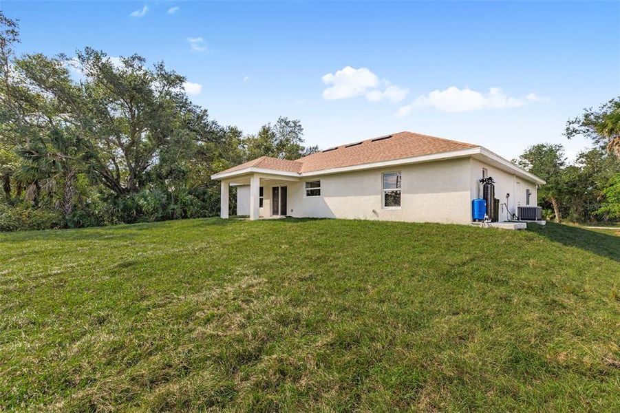 Exterior details and patio area of a home in , Port Charlotte (Image 22).