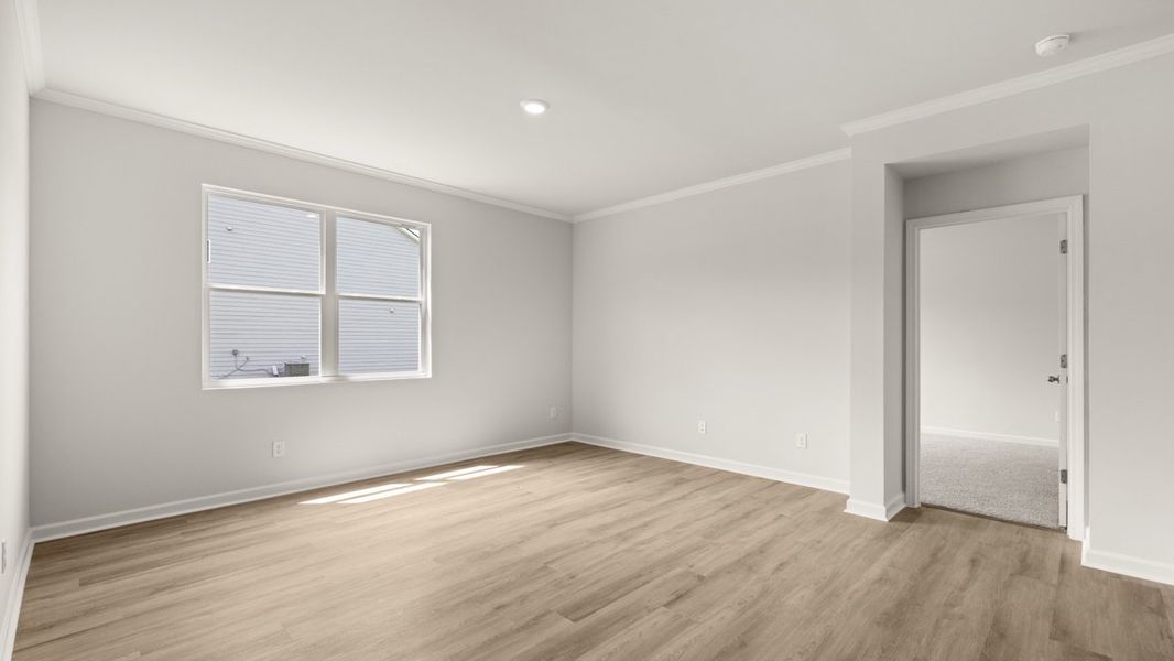 Representative unfurnished interior of a home built from the Cali by D.R. Horton in Sheffield Highlands, Dallas (Image 27).