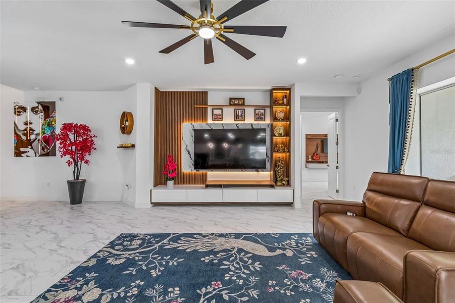 Furnished interior view inside a new home in , Orlando (Image 17).