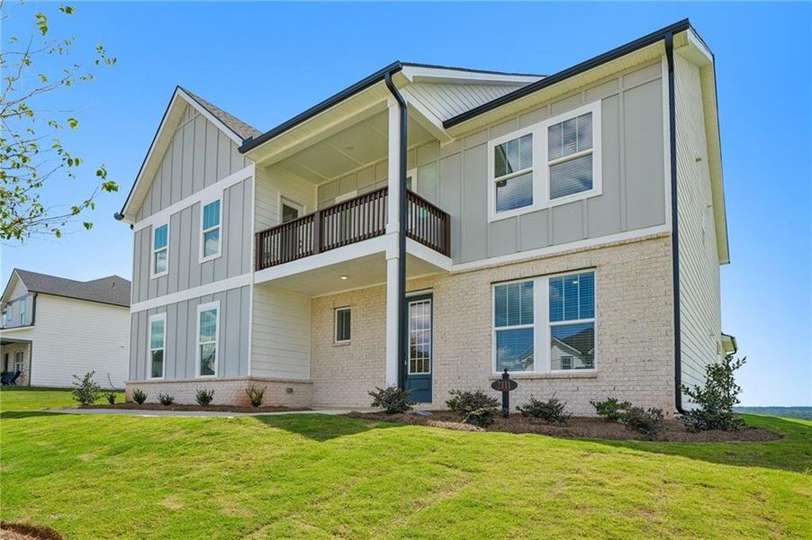 Exterior details and patio area of a home in River Pointe, Monroe (Image 24).