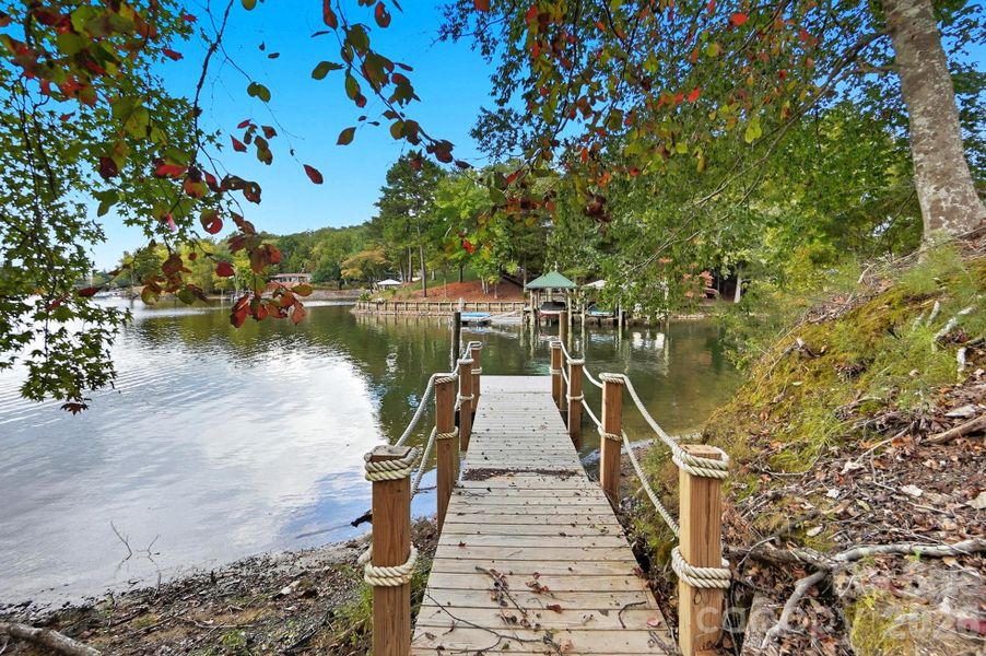 Floating dock in protective cove, the best of both worlds