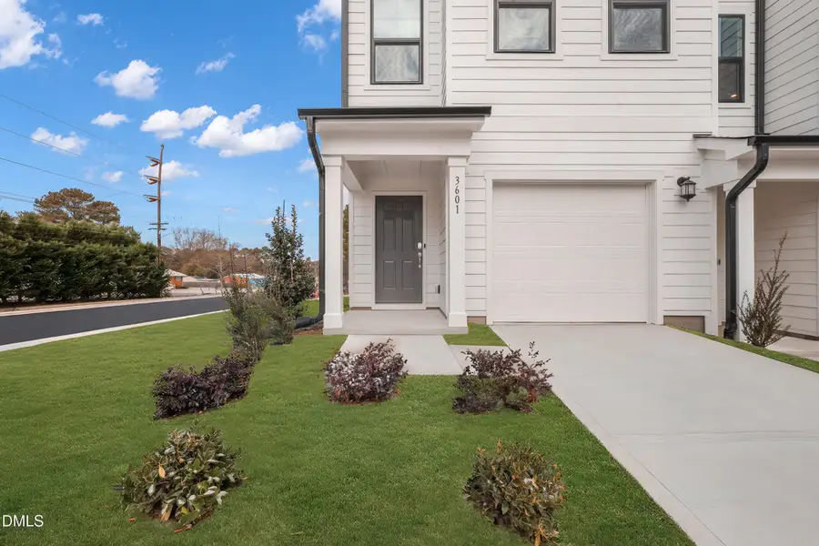 SUN_ElmGrove_Pic_Wyatt_Front_3of3