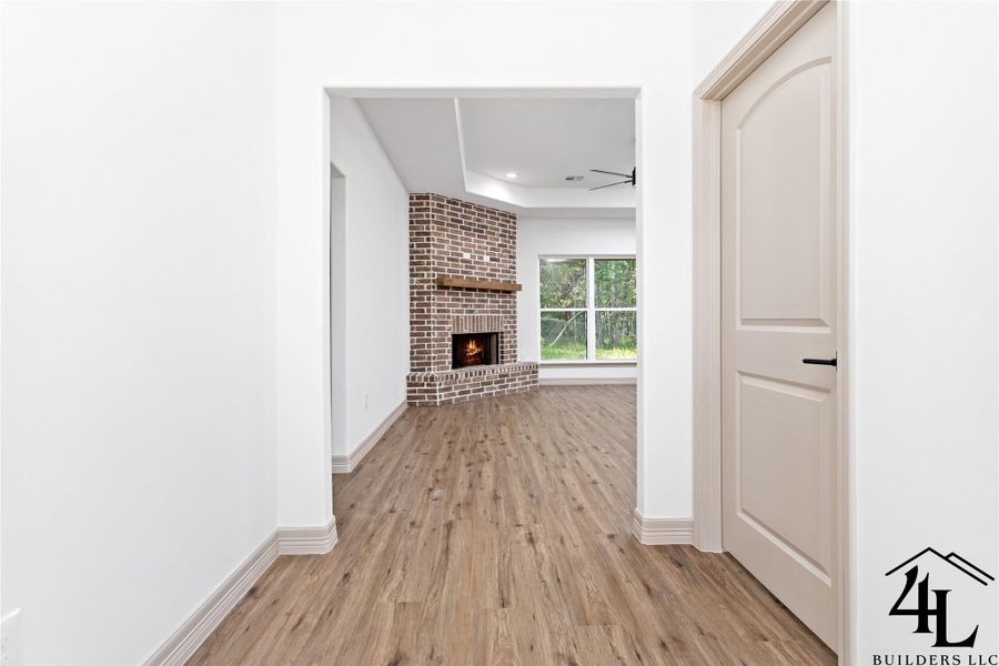 Spacious, unfurnished interior of a new home in , Lumberton (Image 17).