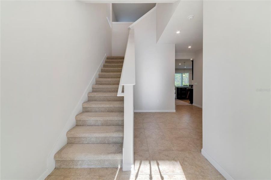 Spacious, unfurnished interior of a new home in , Davenport (Image 18).
