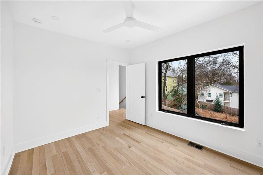Spacious, unfurnished interior of a new home in , Atlanta (Image 40).
