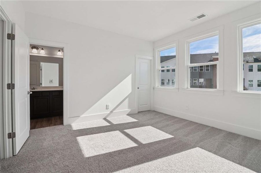 Spacious, unfurnished interior of a new home in Park Vue, Atlanta (Image 25). Spacious, unfurnished interior of a new home in Park Vue, Atlanta (Image 25).