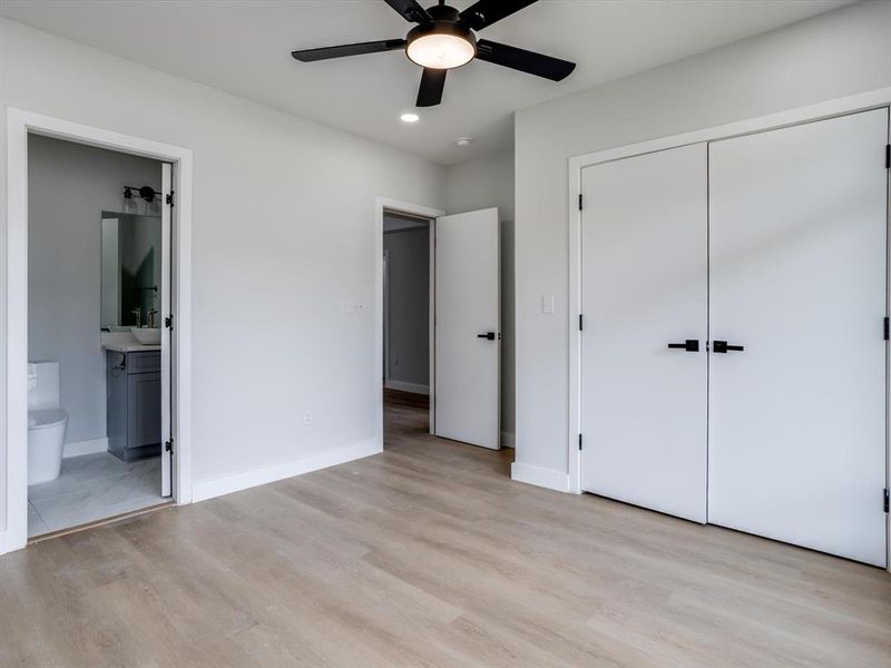 Spacious, unfurnished interior of a new home in , Grand Prairie (Image 33).