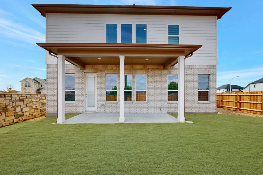 Exterior details and patio area of a home in Barksdale, Leander (Image 3).