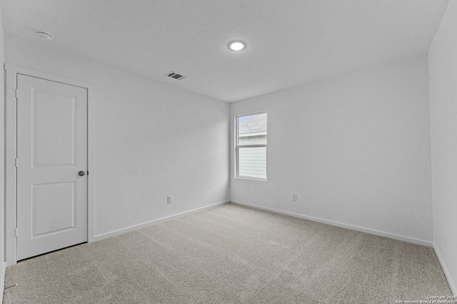Spacious, unfurnished interior of a new home in , New Braunfels (Image 16).