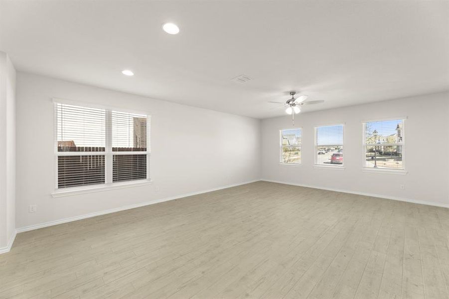 06. 3723 Jade - Dining