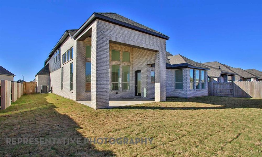 Exterior details and patio area of a home in Star Trail, Prosper (Image 3).