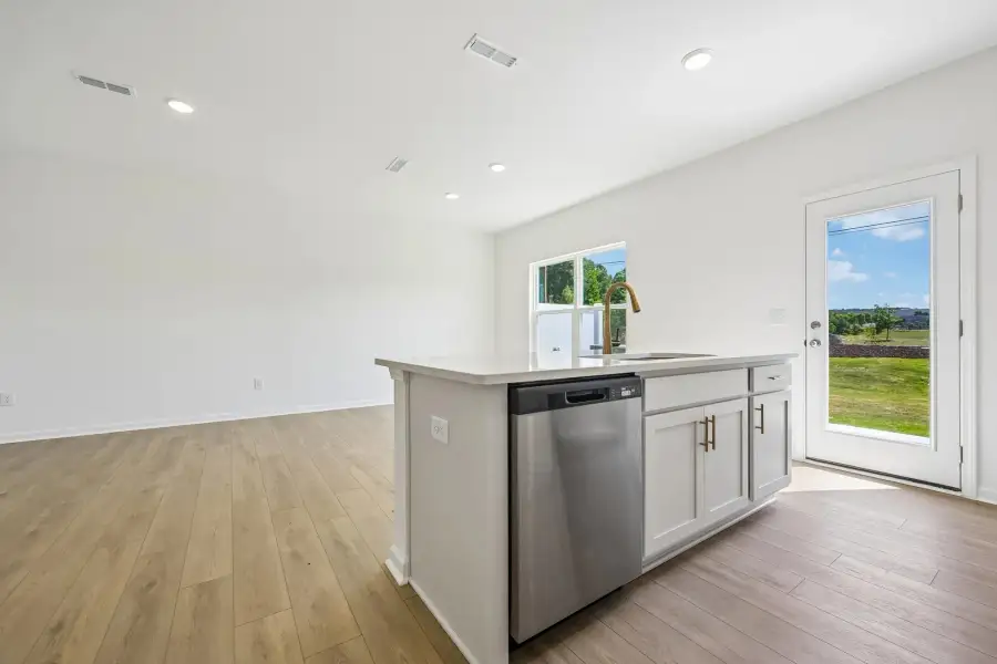 Representative images and renderings are for illustrative purposes. Actual structural options and design finishes of home may vary.