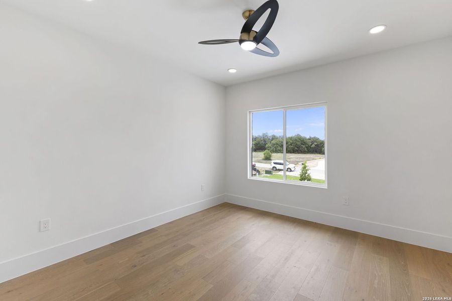 Spacious, unfurnished interior of a new home in , Bulverde (Image 24).