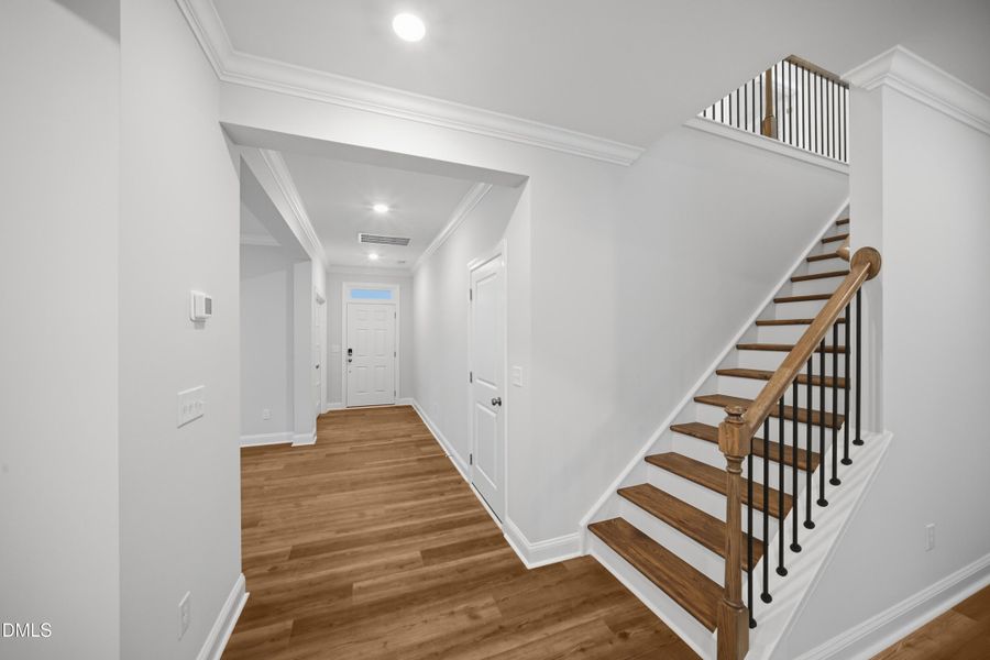 SUN_Everlee_Pic_TryonIII_QMI_217_Foyer_2