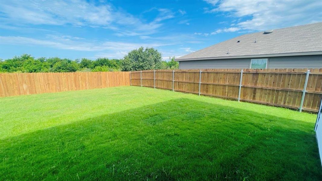 Exterior details and patio area of a home in Sunnycreek, Crowley (Image 2).