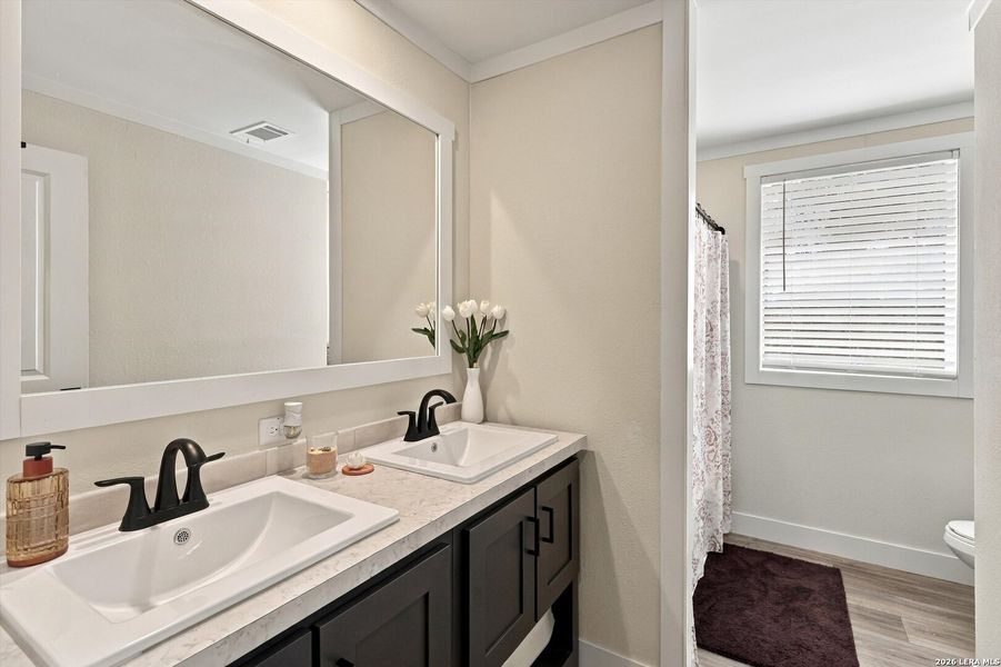 Furnished interior view inside a new home in , La Vernia (Image 23).