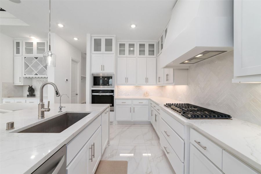 Furnished interior view inside a new home in Pomona 70' - Section 27, Manvel (Image 10).