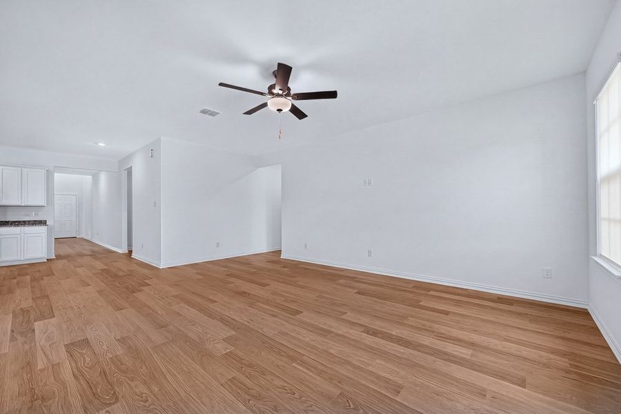 Spacious, unfurnished interior of a new home in River Ridge, Crandall (Image 13). Spacious, unfurnished interior of a new home in River Ridge, Crandall (Image 13).