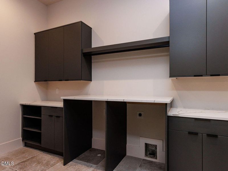 068-1280x960-laundry-room