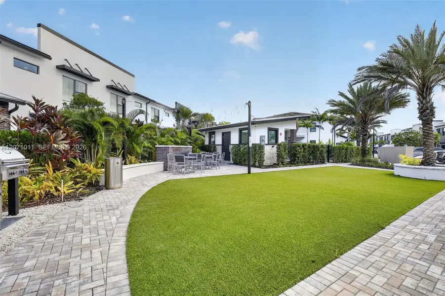 Community amenities in , Plantation (Image 37).