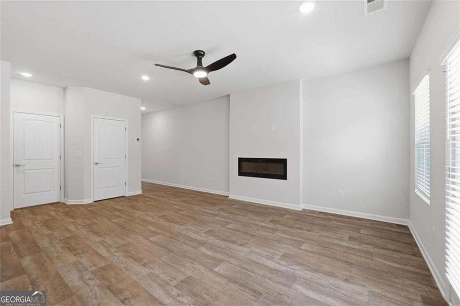 Spacious, unfurnished interior of a new home in Parkway James, Snellville (Image 18). Spacious, unfurnished interior of a new home in Parkway James, Snellville (Image 18).