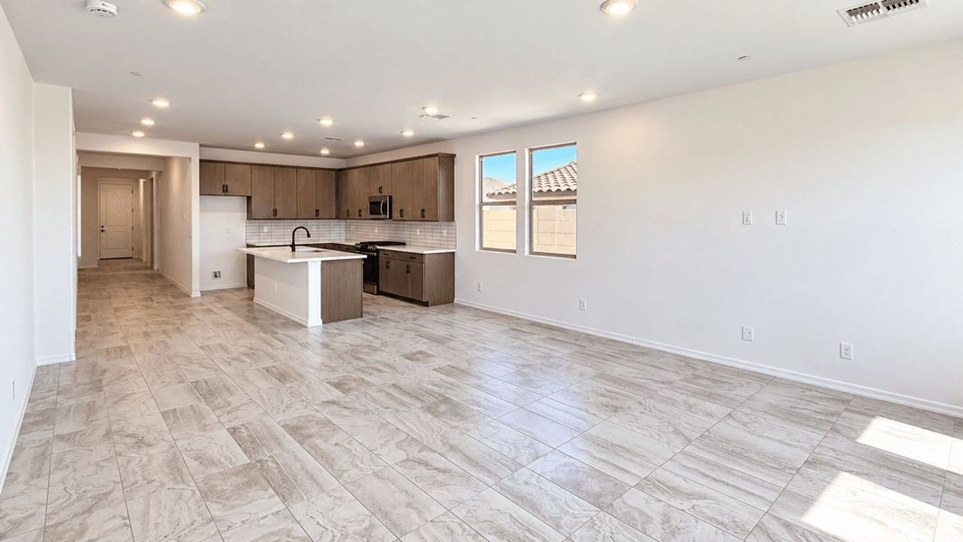 Spacious, unfurnished interior of a new home in The Ridge at Sienna Hills, Buckeye (Image 9).