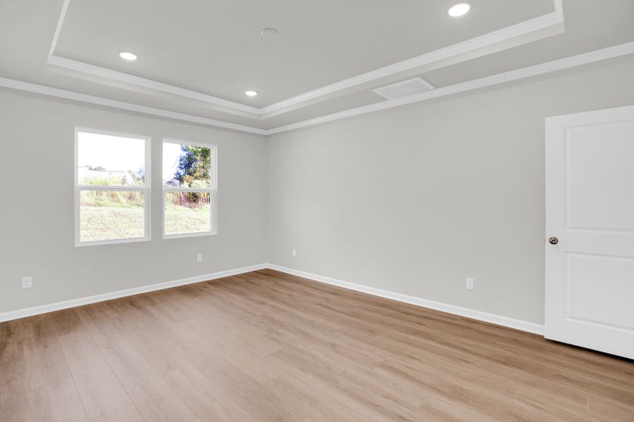 Spacious, unfurnished interior of a new home in Carriage Estates, Lexington (Image 16).