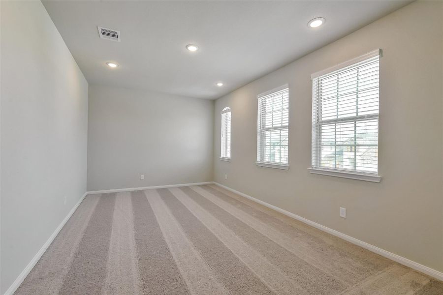 Spacious, unfurnished interior of a new home in Stone Creek Ranch, Hockley (Image 27).