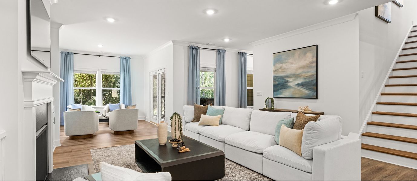 7932 Crestwood Living 1of3 F1hero 091025