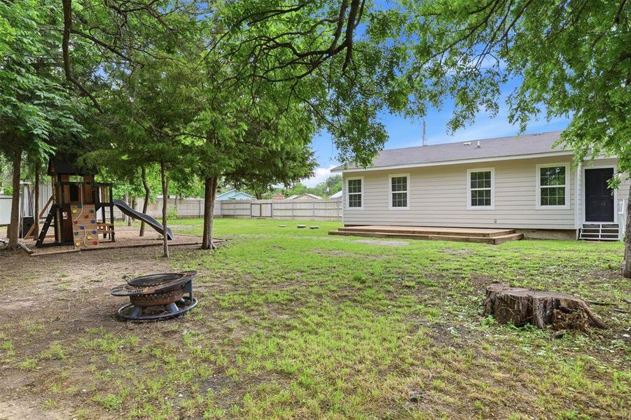 Exterior details and patio area of a home in , Azle (Image 21).