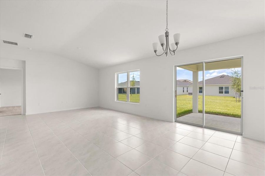 Spacious, unfurnished interior of a new home in Reserve at Forest Lake II, Lake Wales (Image 8).