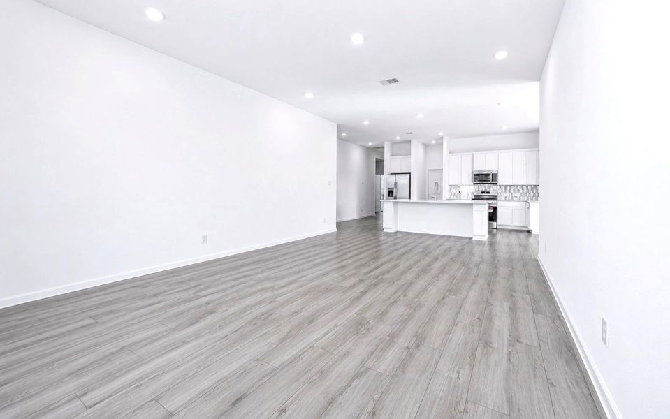 Spacious, unfurnished interior of a new home in The Trails, New Caney (Image 23).